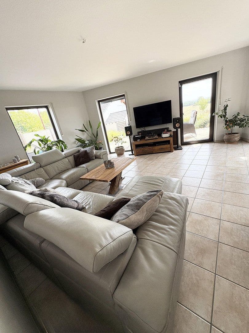 Predaj domu 160 m², pozemok 391 m², Neuwied, Porýnie-Falcko Predaj domu 160 m², pozemok 391 m², Neuwied, Porýnie-Falcko