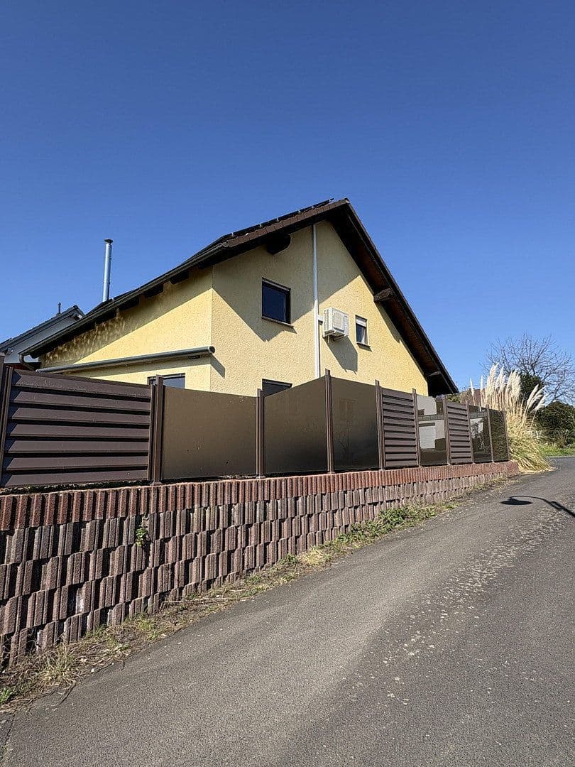 Predaj domu 160 m², pozemok 391 m², Neuwied, Porýnie-Falcko Predaj domu 160 m², pozemok 391 m², Neuwied, Porýnie-Falcko