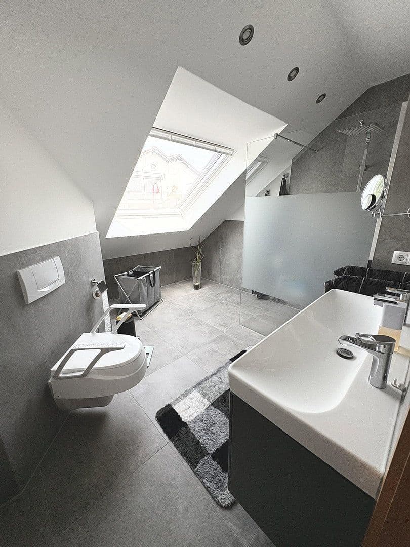 Predaj domu 160 m², pozemok 391 m², Neuwied, Porýnie-Falcko Predaj domu 160 m², pozemok 391 m², Neuwied, Porýnie-Falcko