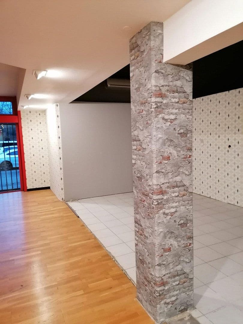 Prenájom nebytového priestoru 350 m², Ludweilerstraße 18+20, Großrosseln, Sársko Prenájom nebytového priestoru 350 m², Ludweilerstraße 18+20, Großrosseln, Sársko