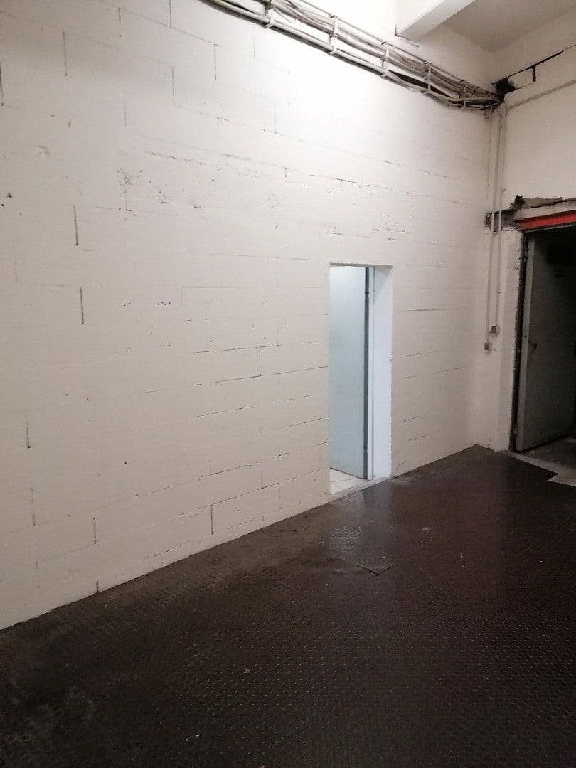 Prenájom nebytového priestoru 350 m², Ludweilerstraße 18+20, Großrosseln, Sársko Prenájom nebytového priestoru 350 m², Ludweilerstraße 18+20, Großrosseln, Sársko