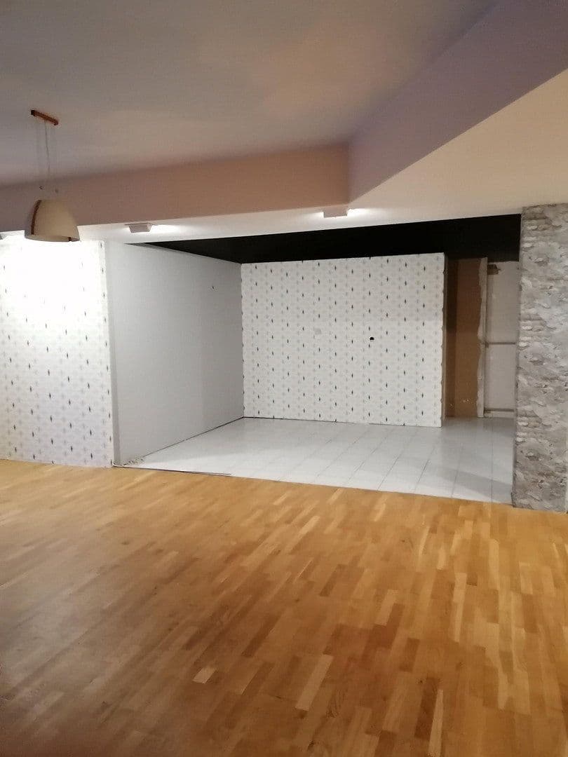 Prenájom nebytového priestoru 350 m², Ludweilerstraße 18+20, Großrosseln, Sársko Prenájom nebytového priestoru 350 m², Ludweilerstraße 18+20, Großrosseln, Sársko