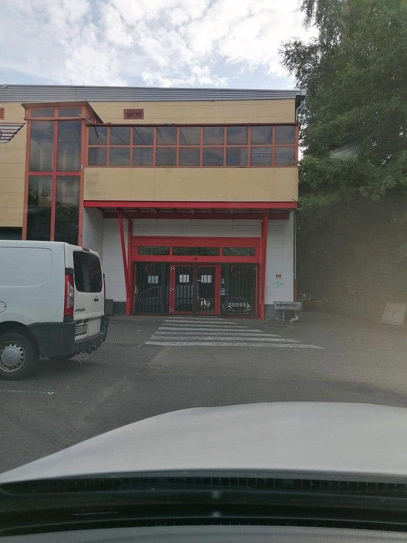 Prenájom nebytového priestoru 350 m², Ludweilerstraße 18+20, Großrosseln, Sársko Prenájom nebytového priestoru 350 m², Ludweilerstraße 18+20, Großrosseln, Sársko