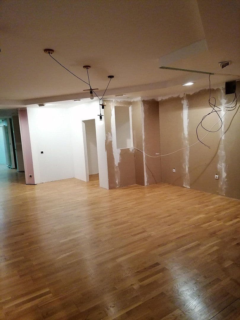 Prenájom nebytového priestoru 350 m², Ludweilerstraße 18+20, Großrosseln, Sársko Prenájom nebytového priestoru 350 m², Ludweilerstraße 18+20, Großrosseln, Sársko