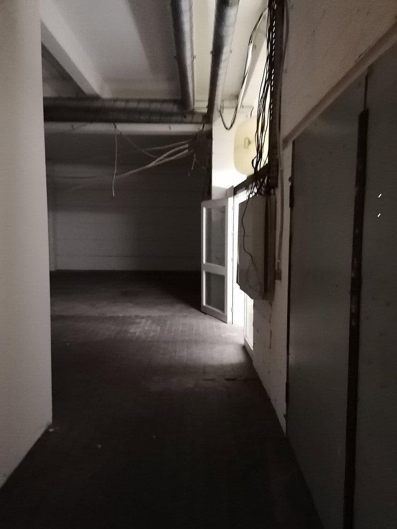 Prenájom nebytového priestoru 245 m², Großrosseln, Sársko Prenájom nebytového priestoru 245 m², Großrosseln, Sársko
