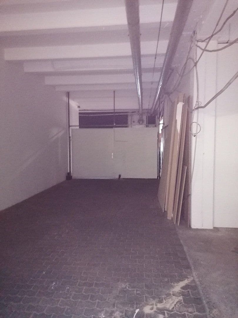 Prenájom nebytového priestoru 245 m², Großrosseln, Sársko Prenájom nebytového priestoru 245 m², Großrosseln, Sársko
