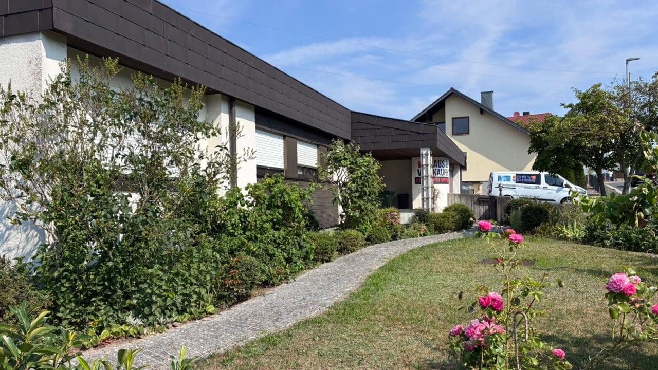 Predaj domu 298 m², pozemok 1.157 m², Zapfendorf, Bavorsko Predaj domu 298 m², pozemok 1.157 m², Zapfendorf, Bavorsko