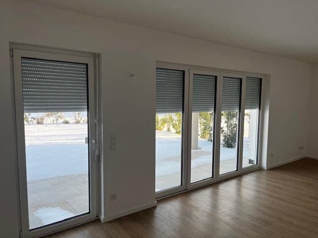 Prenájom bytu 3-izbový 80 m², Mittenwalde, Brandenbursko Prenájom bytu 3-izbový 80 m², Mittenwalde, Brandenbursko