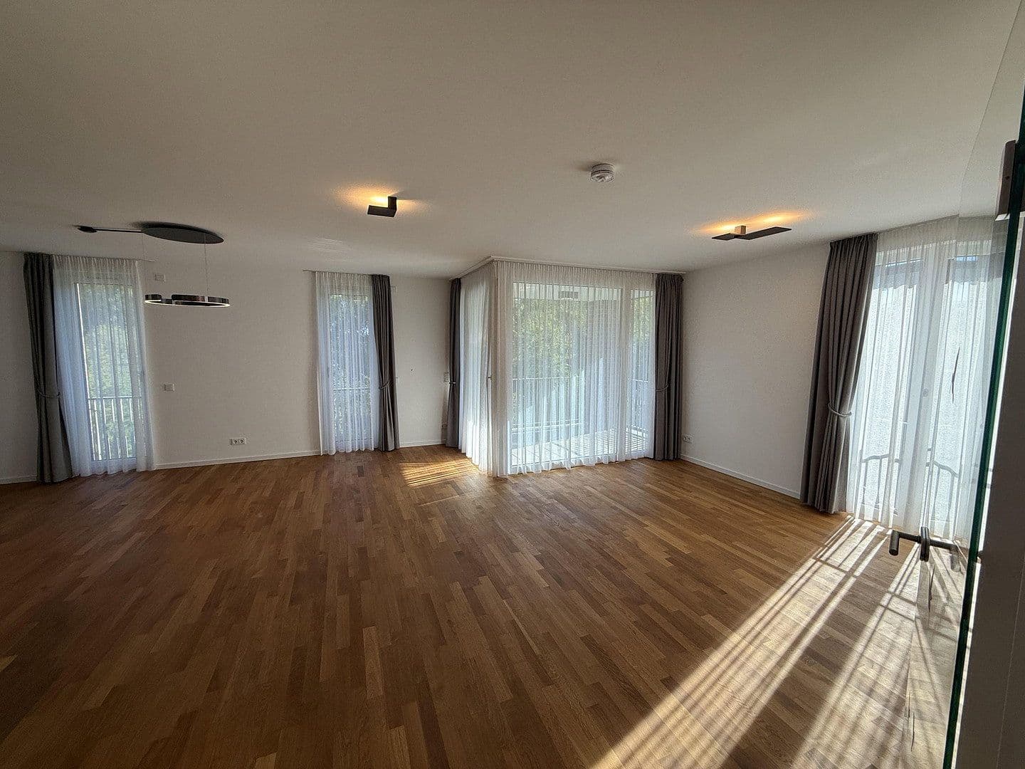 Predaj bytu 4-izbový 138 m², Hannover, Dolné Sasko Predaj bytu 4-izbový 138 m², Hannover, Dolné Sasko