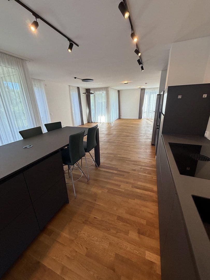 Predaj bytu 4-izbový 138 m², Hannover, Dolné Sasko Predaj bytu 4-izbový 138 m², Hannover, Dolné Sasko