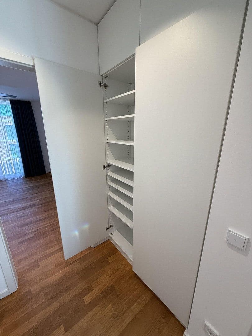 Predaj bytu 4-izbový 138 m², Hannover, Dolné Sasko Predaj bytu 4-izbový 138 m², Hannover, Dolné Sasko