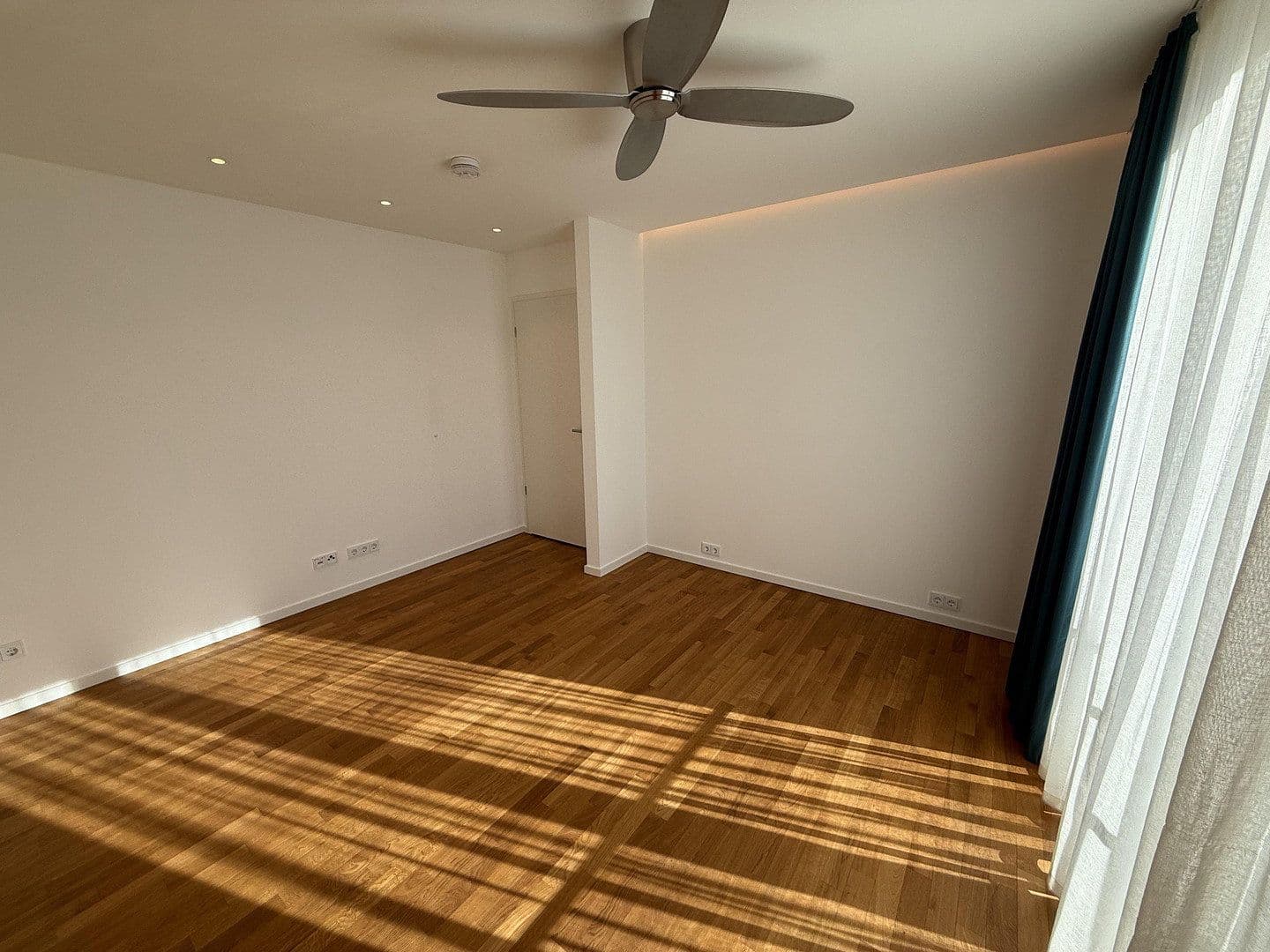 Predaj bytu 4-izbový 138 m², Hannover, Dolné Sasko Predaj bytu 4-izbový 138 m², Hannover, Dolné Sasko
