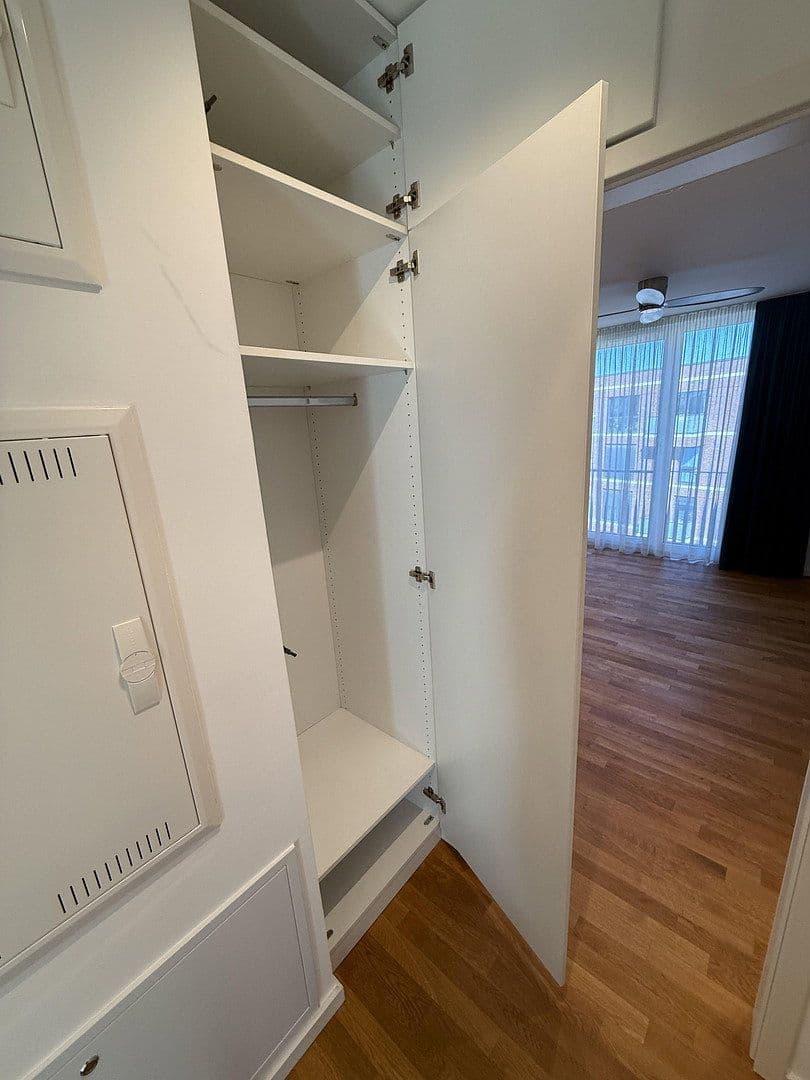 Predaj bytu 4-izbový 138 m², Hannover, Dolné Sasko Predaj bytu 4-izbový 138 m², Hannover, Dolné Sasko