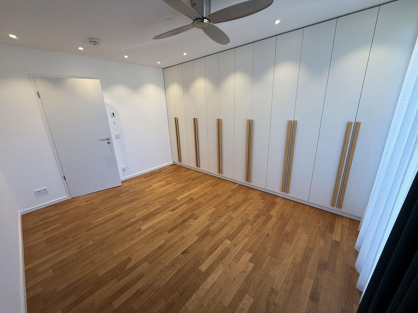 Predaj bytu 4-izbový 138 m², Hannover, Dolné Sasko Predaj bytu 4-izbový 138 m², Hannover, Dolné Sasko