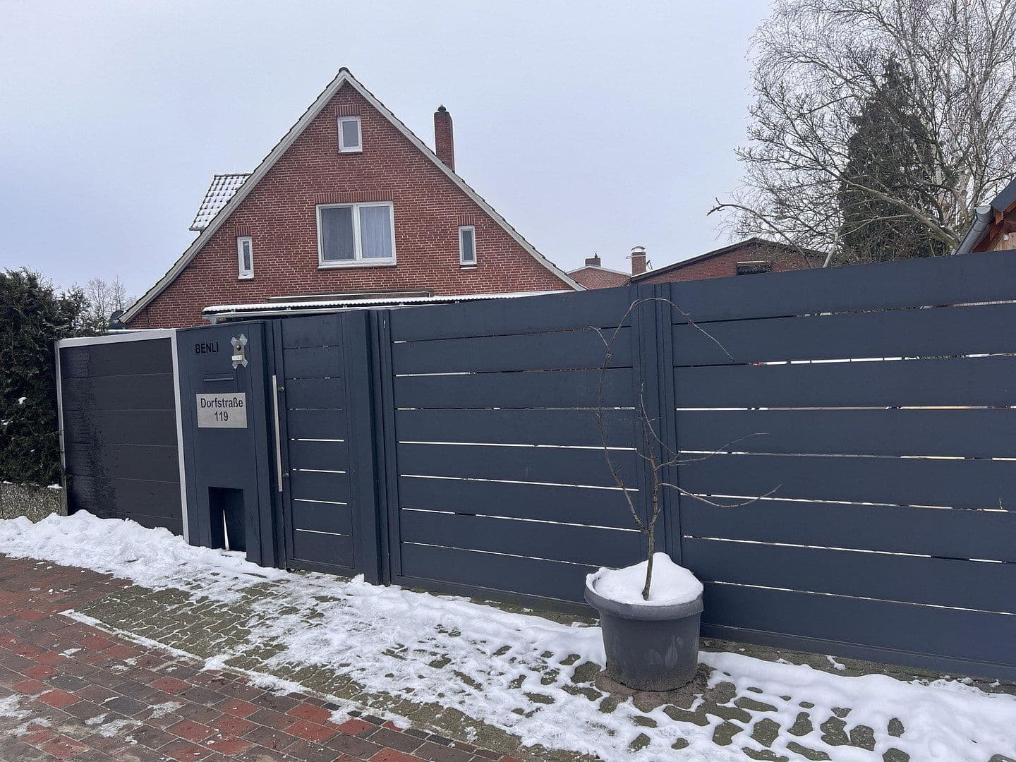 Predaj domu 220 m², pozemok 560 m², Dorfstraße 119, Tangstedt, Šlezvicko-Holštajnsko Predaj domu 220 m², pozemok 560 m², Dorfstraße 119, Tangstedt, Šlezvicko-Holštajnsko