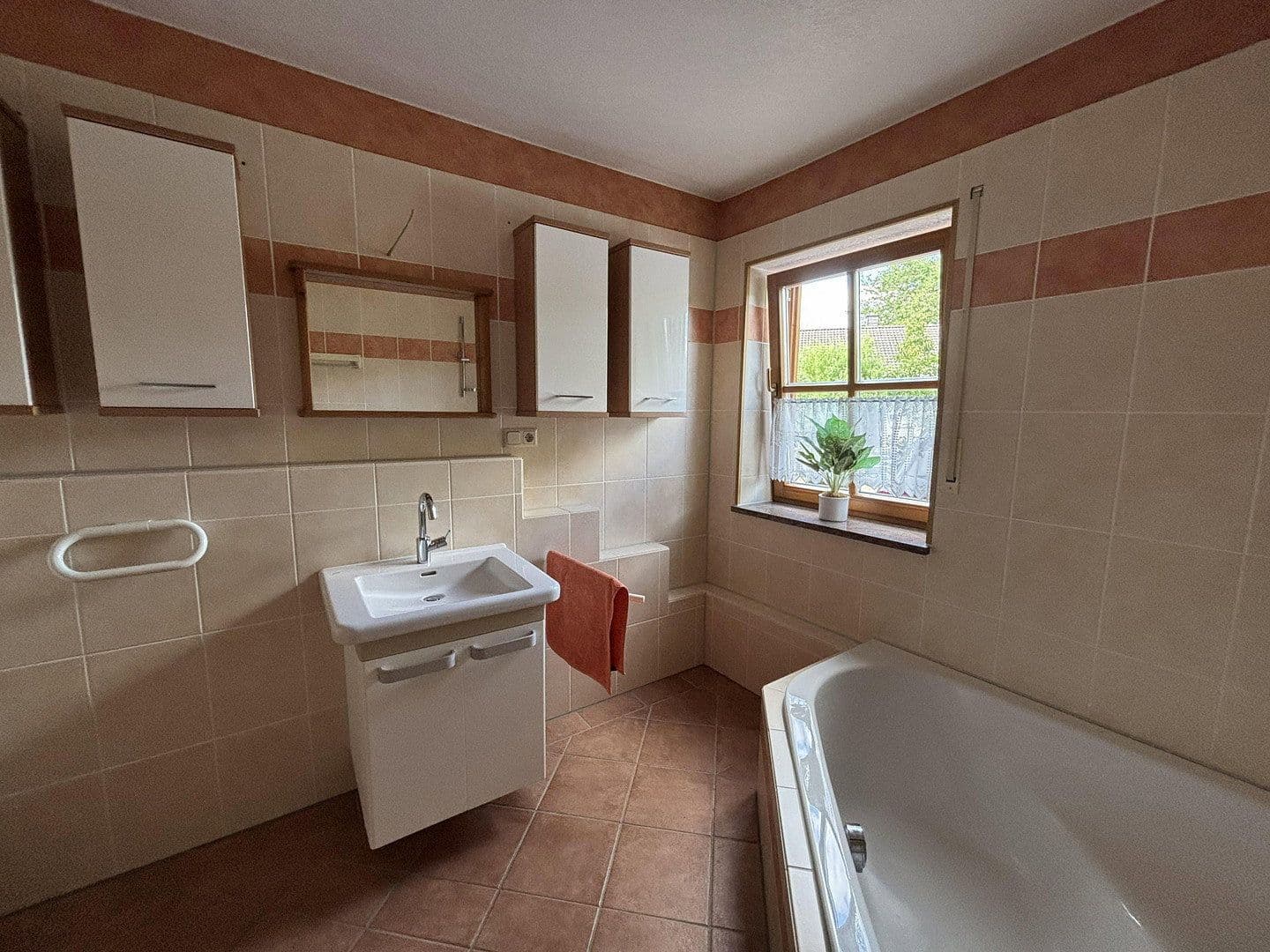 Predaj domu 235 m², pozemok 504 m², Neunkirchen-Seelscheid, Severné Porýnie - Westfálsko Predaj domu 235 m², pozemok 504 m², Neunkirchen-Seelscheid, Severné Porýnie - Westfálsko