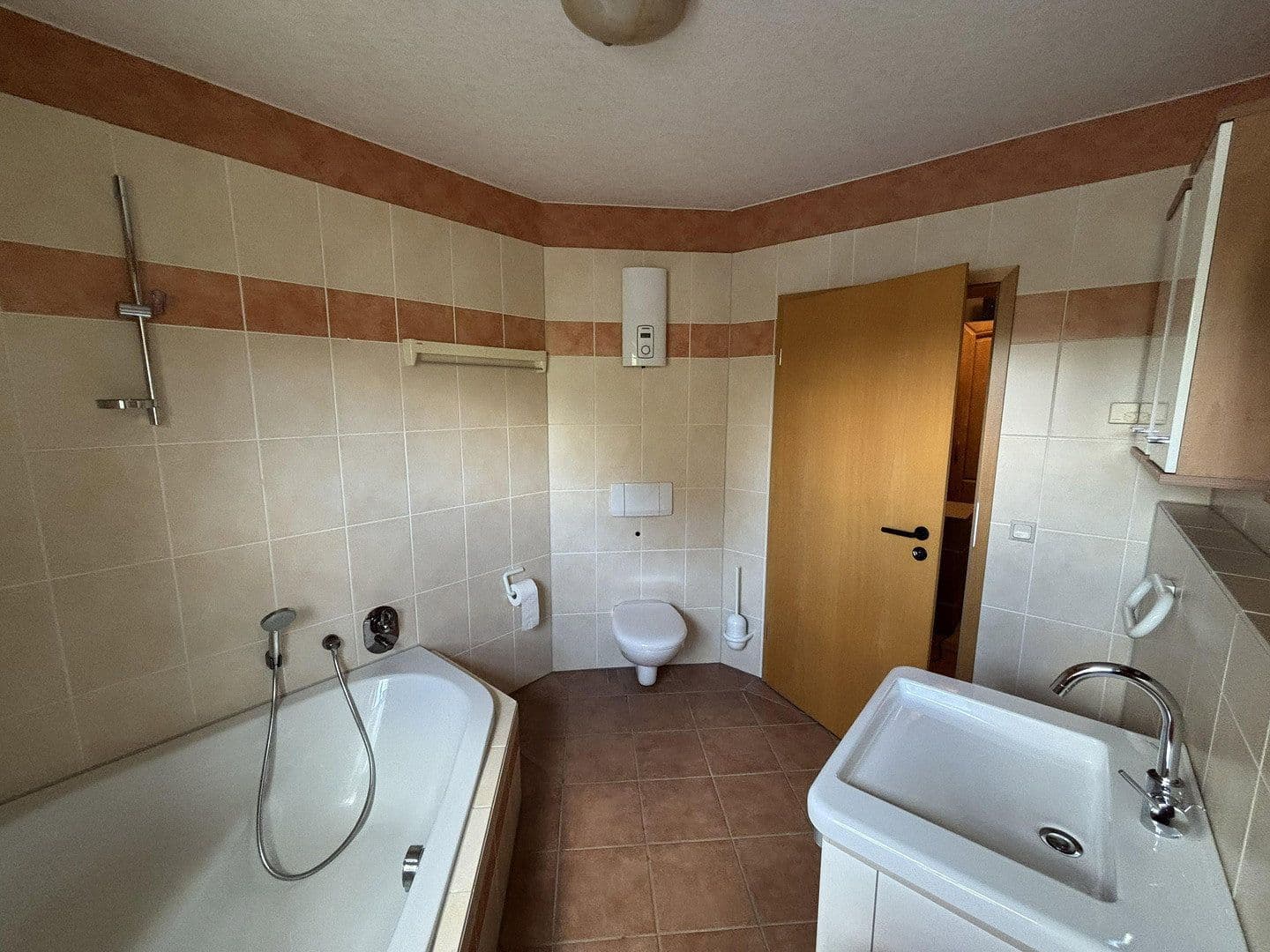 Predaj domu 235 m², pozemok 504 m², Neunkirchen-Seelscheid, Severné Porýnie - Westfálsko Predaj domu 235 m², pozemok 504 m², Neunkirchen-Seelscheid, Severné Porýnie - Westfálsko