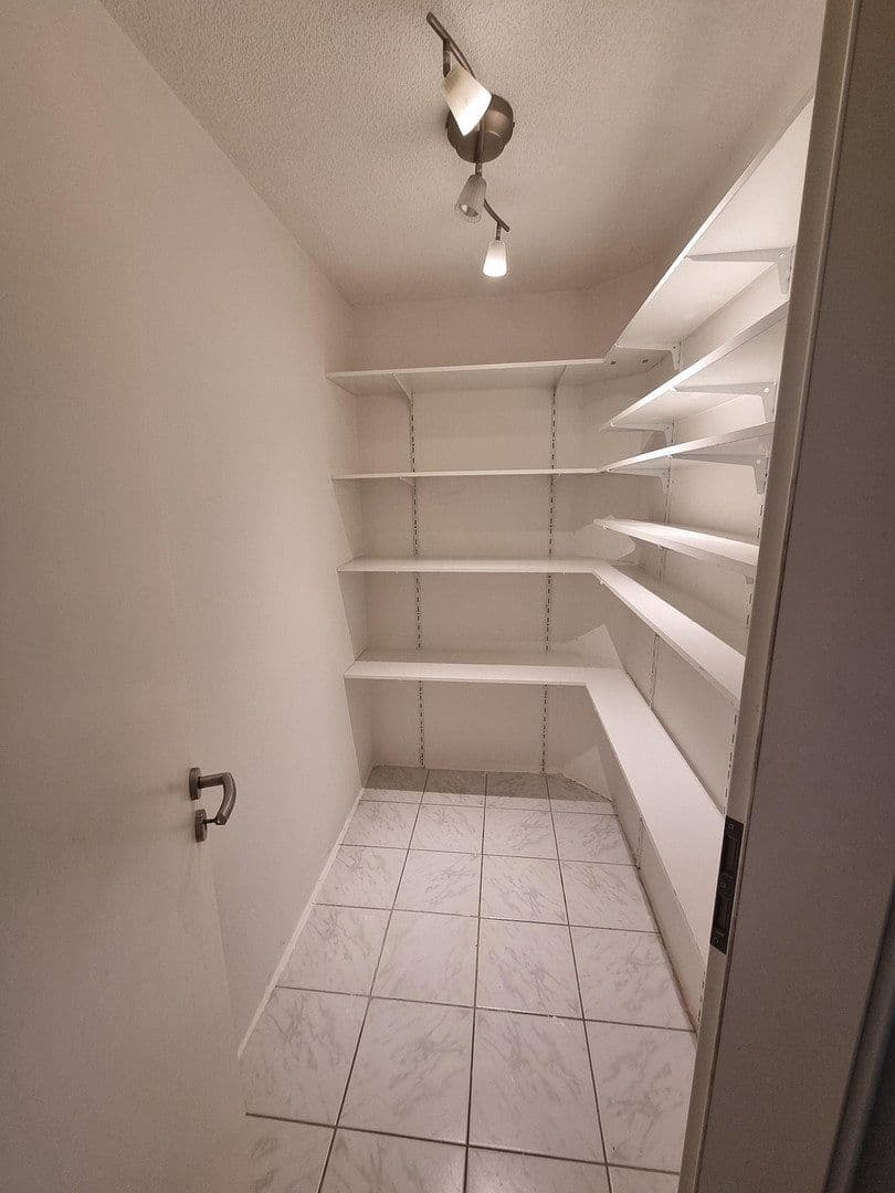 Predaj bytu 3-izbový 76 m², Konstanz, Bádensko-Wurttembersko Predaj bytu 3-izbový 76 m², Konstanz, Bádensko-Wurttembersko