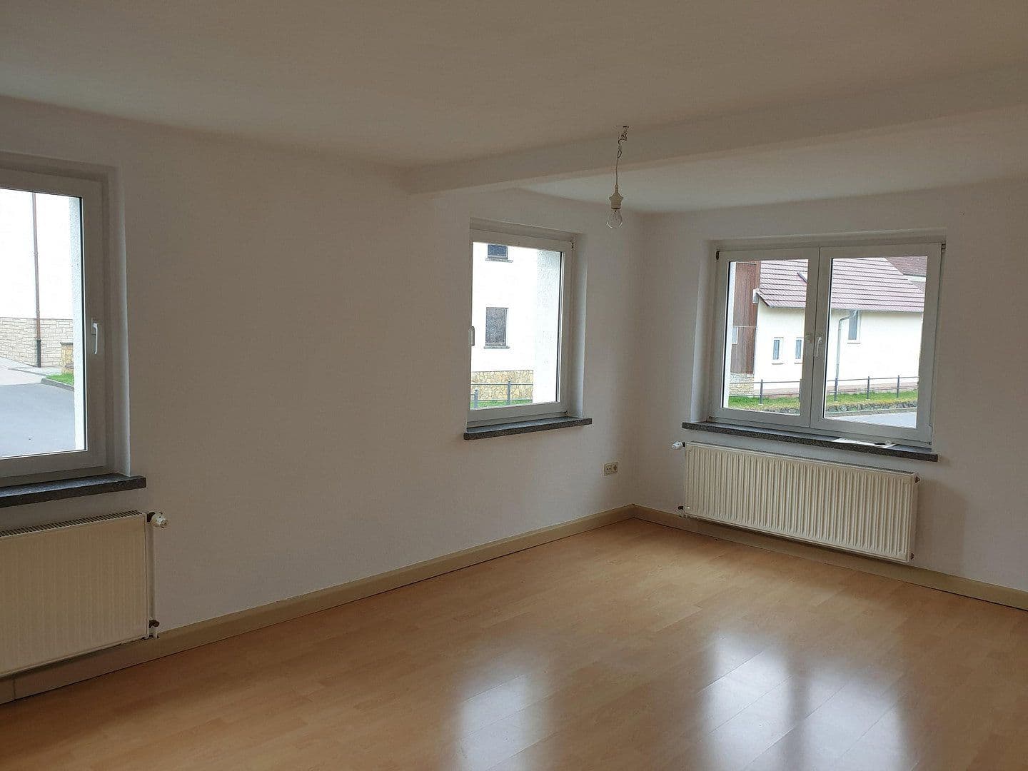 Predaj domu 139 m², pozemok 424 m², Geisa, Durínsko Predaj domu 139 m², pozemok 424 m², Geisa, Durínsko