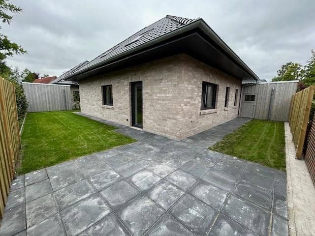 Prenájom domu 128 m², pozemok 330 m², II.Hüllenweg 20 a, Barßel, Dolné Sasko Prenájom domu 128 m², pozemok 330 m², II.Hüllenweg 20 a, Barßel, Dolné Sasko