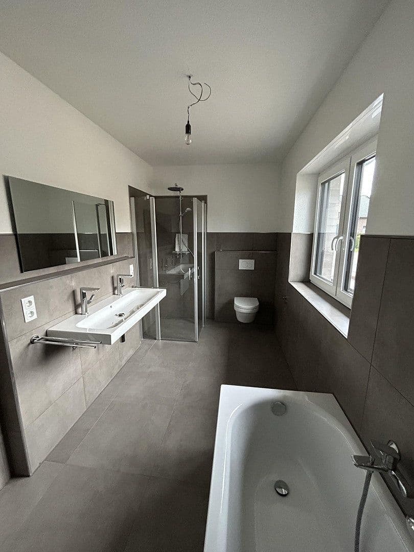 Prenájom domu 128 m², pozemok 330 m², II.Hüllenweg 20 a, Barßel, Dolné Sasko Prenájom domu 128 m², pozemok 330 m², II.Hüllenweg 20 a, Barßel, Dolné Sasko