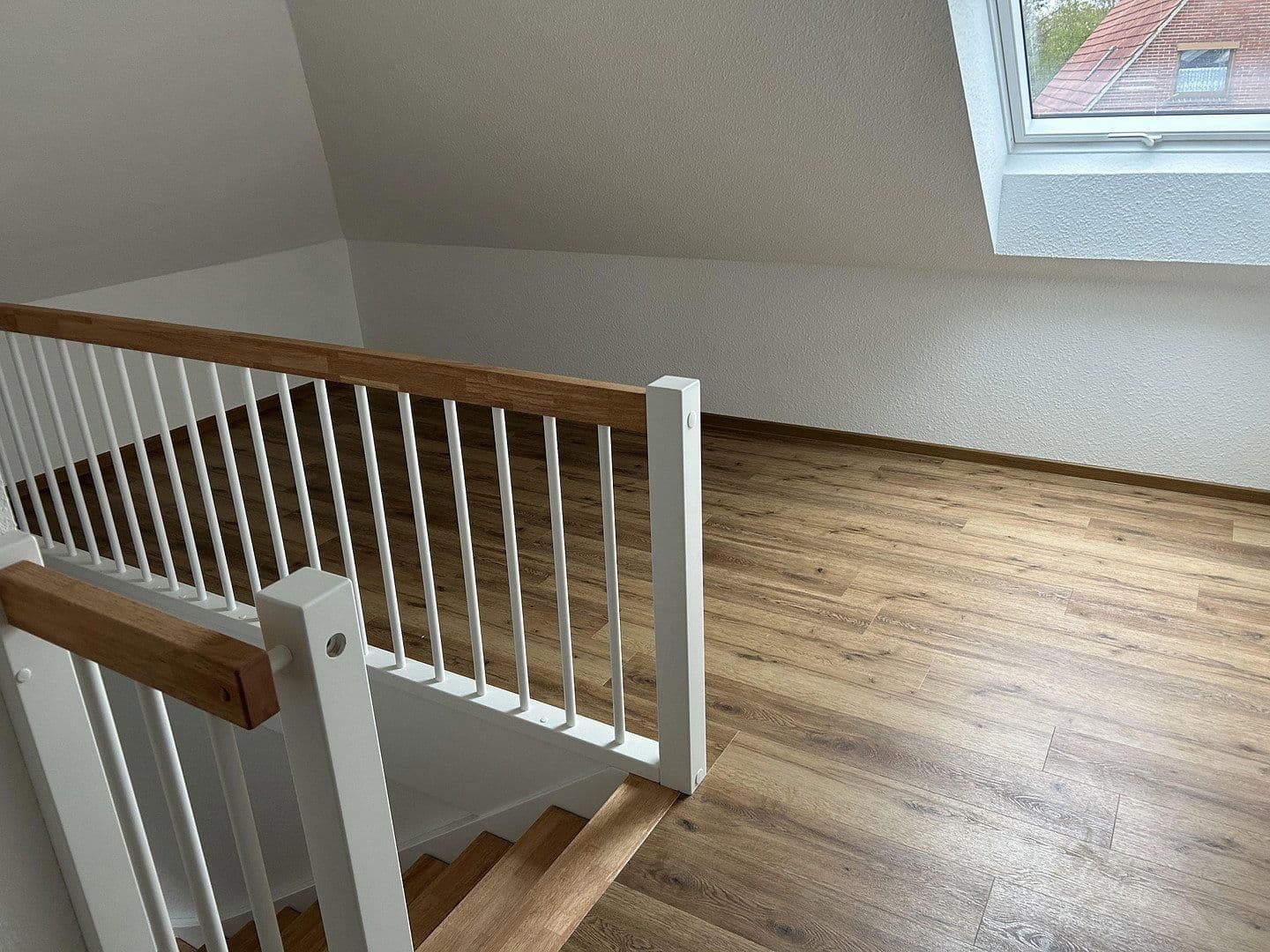 Prenájom domu 128 m², pozemok 330 m², II.Hüllenweg 20 a, Barßel, Dolné Sasko Prenájom domu 128 m², pozemok 330 m², II.Hüllenweg 20 a, Barßel, Dolné Sasko