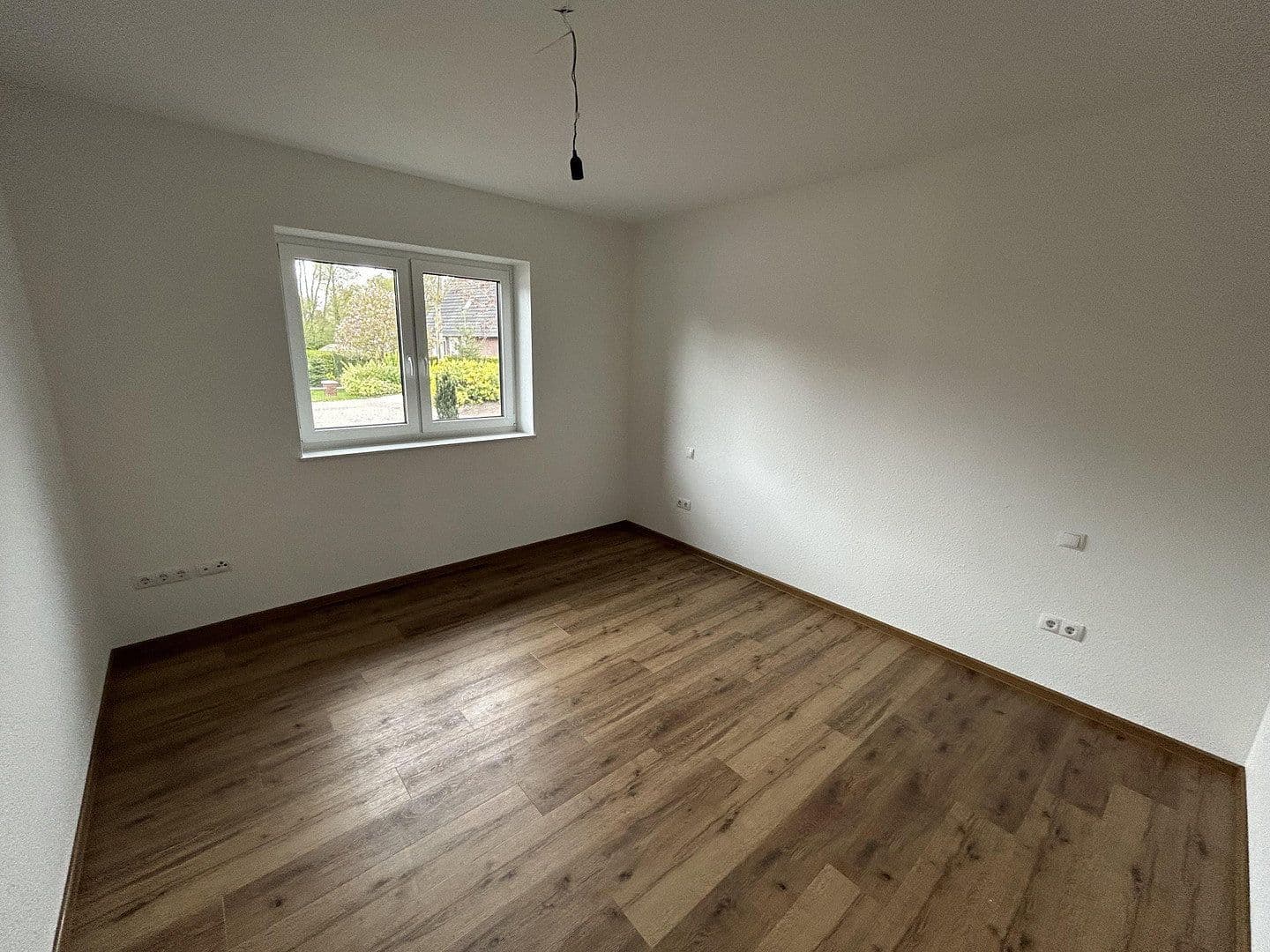 Prenájom domu 128 m², pozemok 330 m², II.Hüllenweg 20 a, Barßel, Dolné Sasko Prenájom domu 128 m², pozemok 330 m², II.Hüllenweg 20 a, Barßel, Dolné Sasko