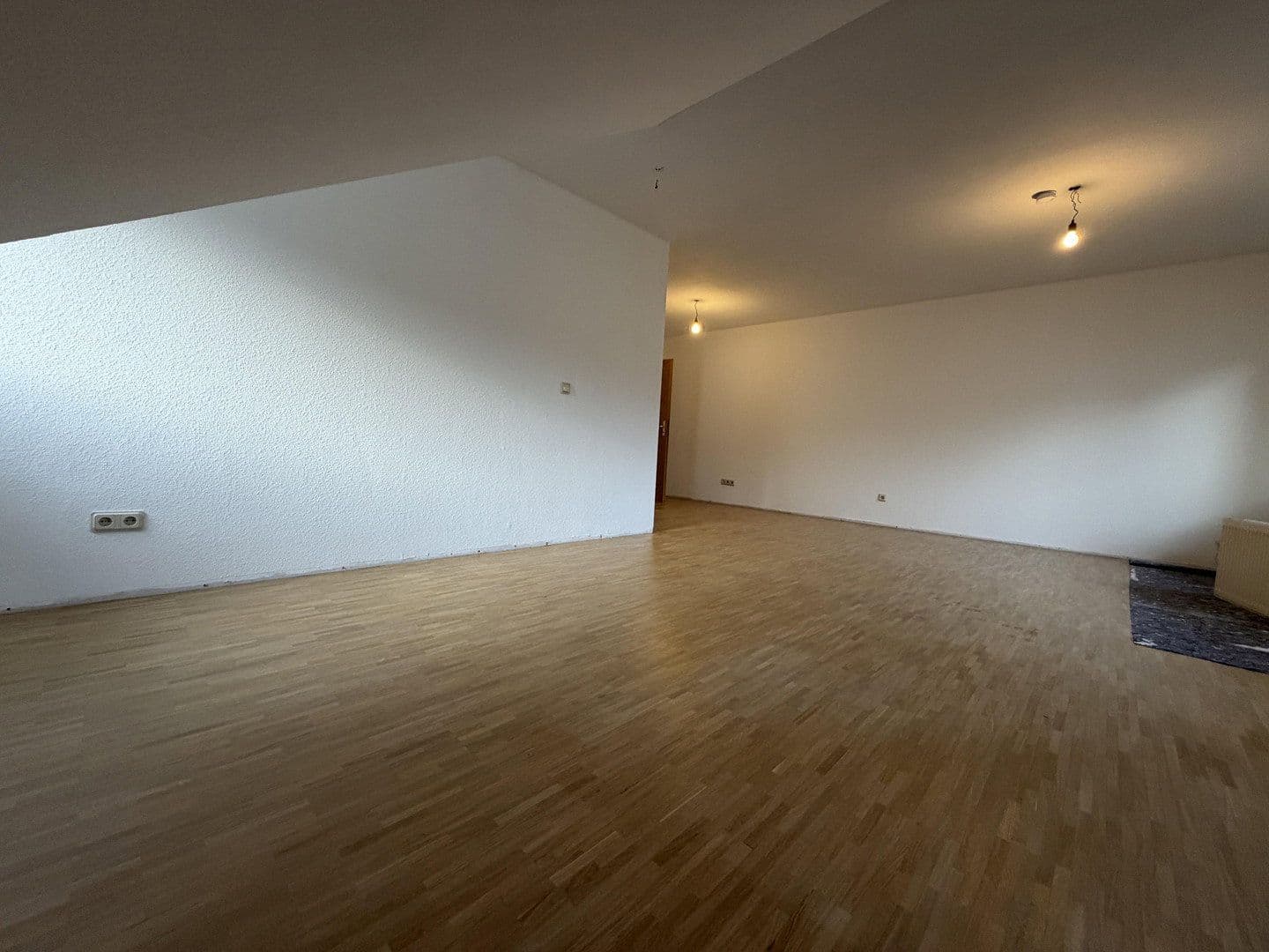 Prenájom bytu 3-izbový 91 m², Cleebronn, Bádensko-Wurttembersko Prenájom bytu 3-izbový 91 m², Cleebronn, Bádensko-Wurttembersko