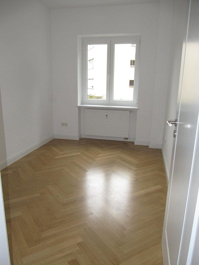 Prenájom bytu 3-izbový 75 m², Schwarzwaldstr. 4, Mannheim OT Lindenhof, Bádensko-Wurttembersko Prenájom bytu 3-izbový 75 m², Schwarzwaldstr. 4, Mannheim OT Lindenhof, Bádensko-Wurttembersko