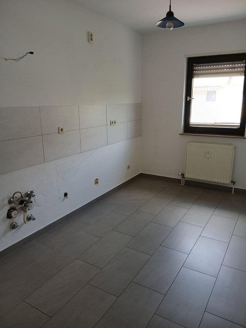 Prenájom bytu 3-izbový 87 m², Schmitzstr. 5, Mannheim, Bádensko-Wurttembersko Prenájom bytu 3-izbový 87 m², Schmitzstr. 5, Mannheim, Bádensko-Wurttembersko