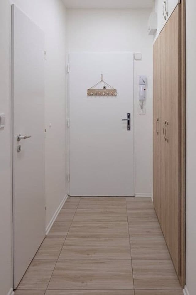 Predaj bytu 1-izbový 29 m², Dvorecké náměstí, Praha, Praha Predaj bytu 1-izbový 29 m², Dvorecké náměstí, Praha, Praha