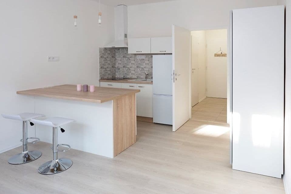 Predaj bytu 1-izbový 29 m², Dvorecké náměstí, Praha, Praha Predaj bytu 1-izbový 29 m², Dvorecké náměstí, Praha, Praha