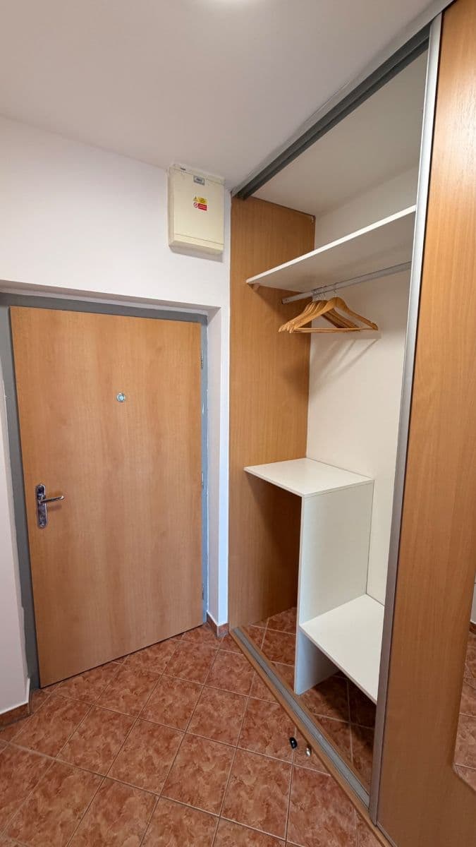 Prenájom bytu 1-izbový 35 m², Sicherova, Praha, Praha Prenájom bytu 1-izbový 35 m², Sicherova, Praha, Praha