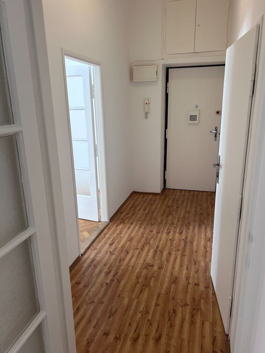 Prenájom bytu 2-izbový 44 m², Dačického, Praha, Praha Prenájom bytu 2-izbový 44 m², Dačického, Praha, Praha