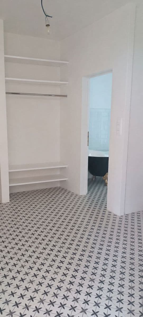 Prenájom bytu 3-izbový 77 m², Kpt. Jaroše, Beroun, Středočeský kraj Prenájom bytu 3-izbový 77 m², Kpt. Jaroše, Beroun, Středočeský kraj