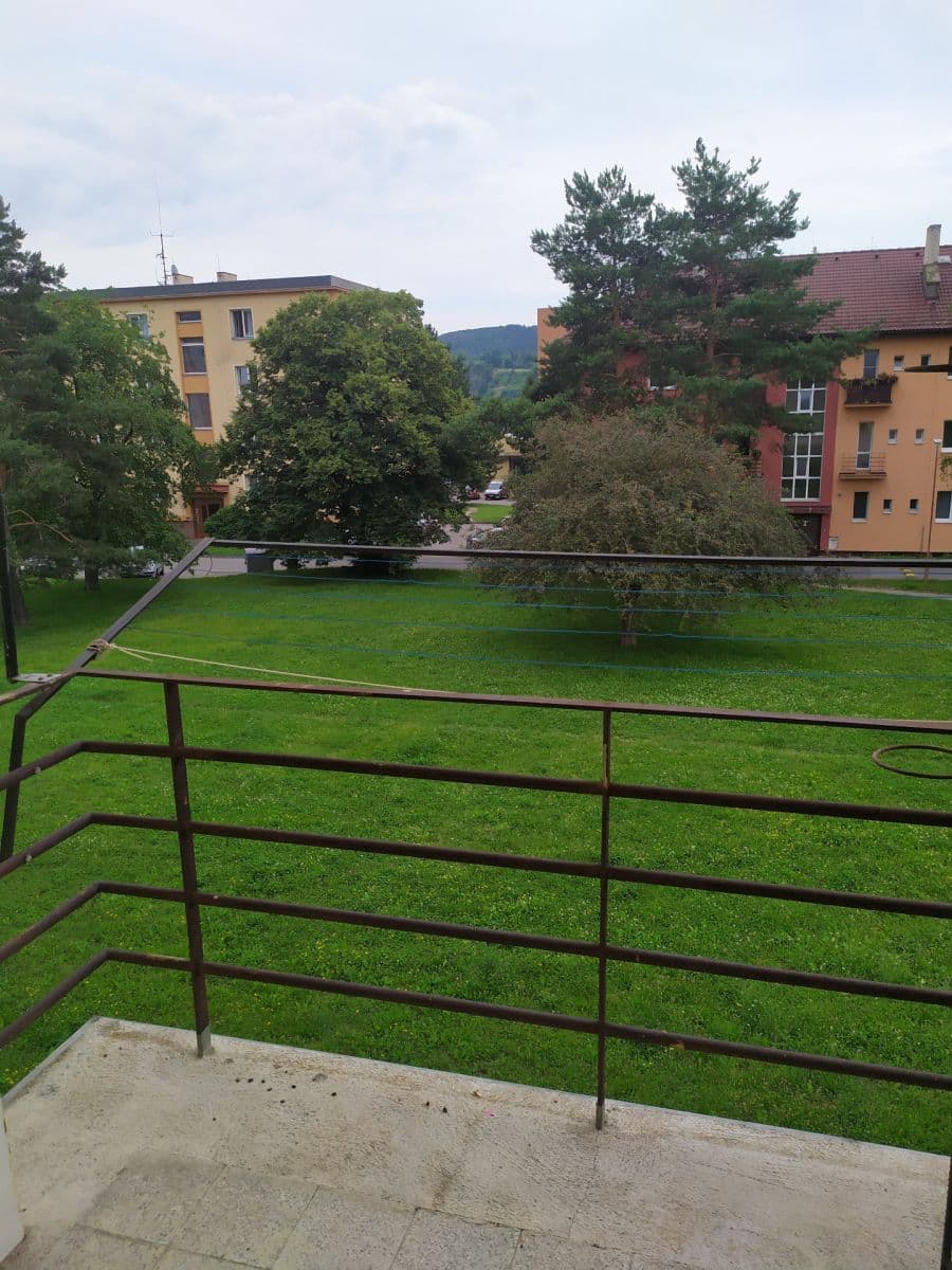 Prenájom bytu 3-izbový 77 m², Kpt. Jaroše, Beroun, Středočeský kraj Prenájom bytu 3-izbový 77 m², Kpt. Jaroše, Beroun, Středočeský kraj