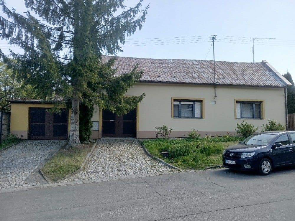 Predaj domu 180 m², pozemok 1.112 m², Rataje, Zlínský kraj Predaj domu 180 m², pozemok 1.112 m², Rataje, Zlínský kraj