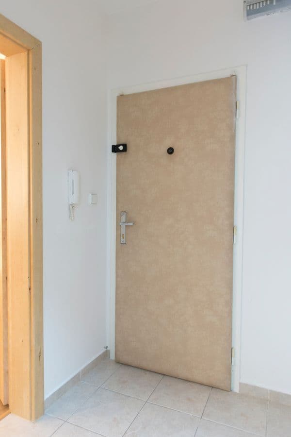 Prenájom bytu 1-izbový 30 m², Ledvinova, Praha, Praha Prenájom bytu 1-izbový 30 m², Ledvinova, Praha, Praha