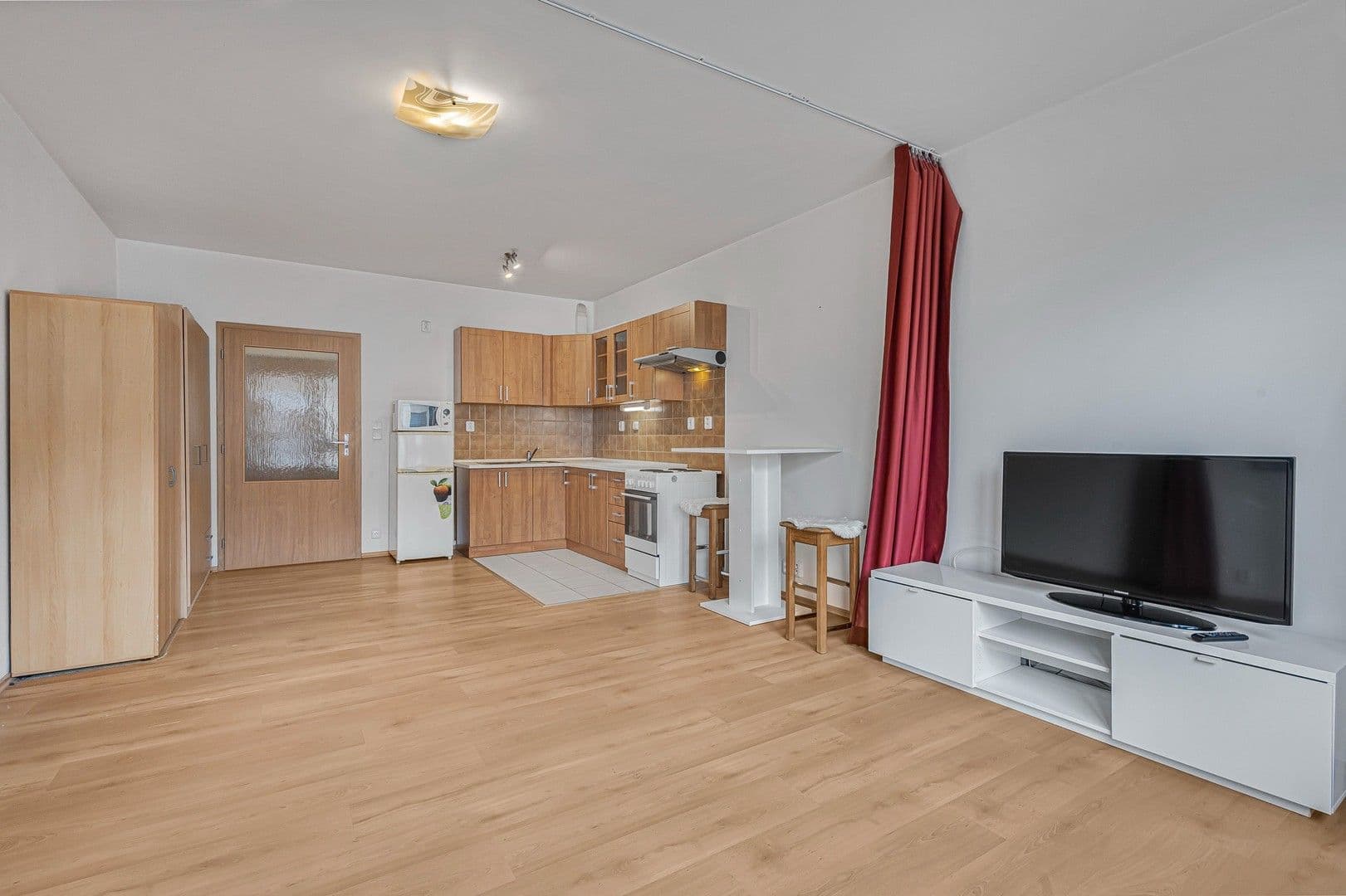Prenájom bytu 1-izbový 34 m², Jana Přibíka, Praha, Praha Prenájom bytu 1-izbový 34 m², Jana Přibíka, Praha, Praha