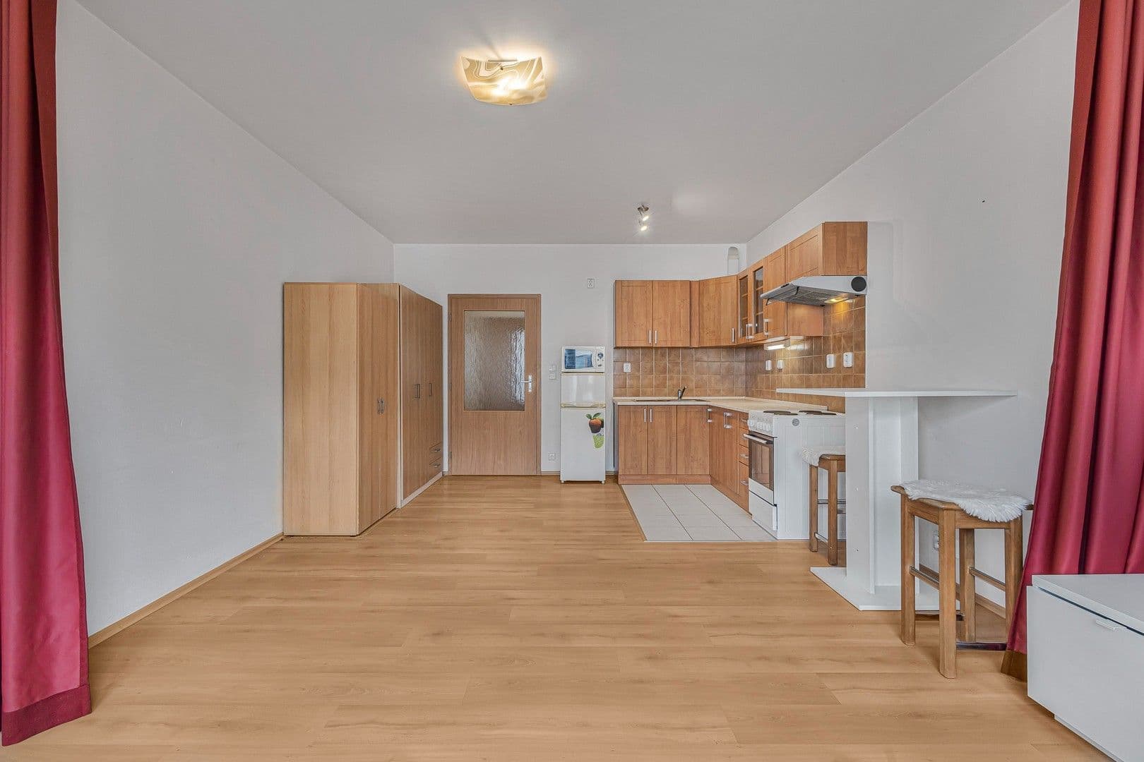 Prenájom bytu 1-izbový 34 m², Jana Přibíka, Praha, Praha Prenájom bytu 1-izbový 34 m², Jana Přibíka, Praha, Praha