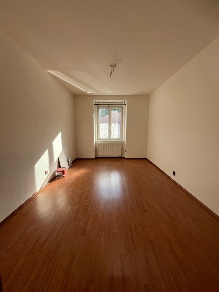 Prenájom bytu 1-izbový 30 m², U Svobodárny, Praha, Praha Prenájom bytu 1-izbový 30 m², U Svobodárny, Praha, Praha
