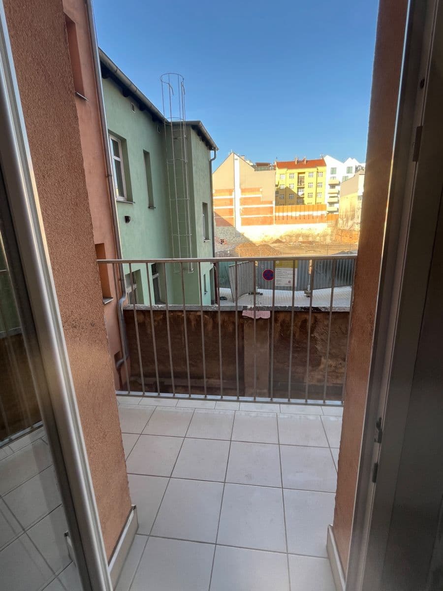 Prenájom bytu 1-izbový 30 m², U Svobodárny, Praha, Praha Prenájom bytu 1-izbový 30 m², U Svobodárny, Praha, Praha