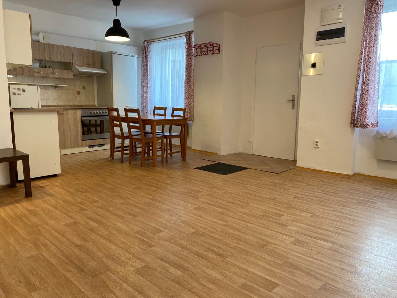 Prenájom bytu 2-izbový 67 m², Pobřežní, Praha, Praha Prenájom bytu 2-izbový 67 m², Pobřežní, Praha, Praha