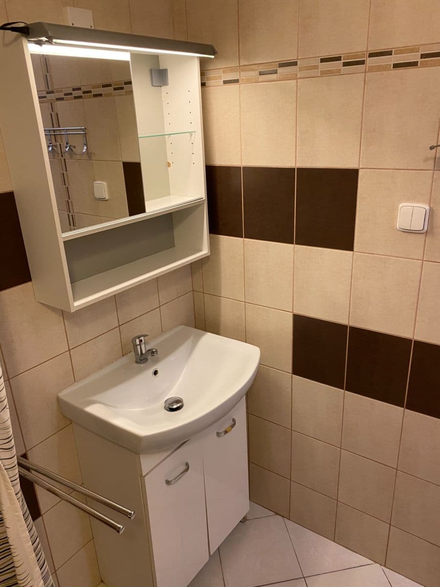 Prenájom bytu 2-izbový 67 m², Pobřežní, Praha, Praha Prenájom bytu 2-izbový 67 m², Pobřežní, Praha, Praha