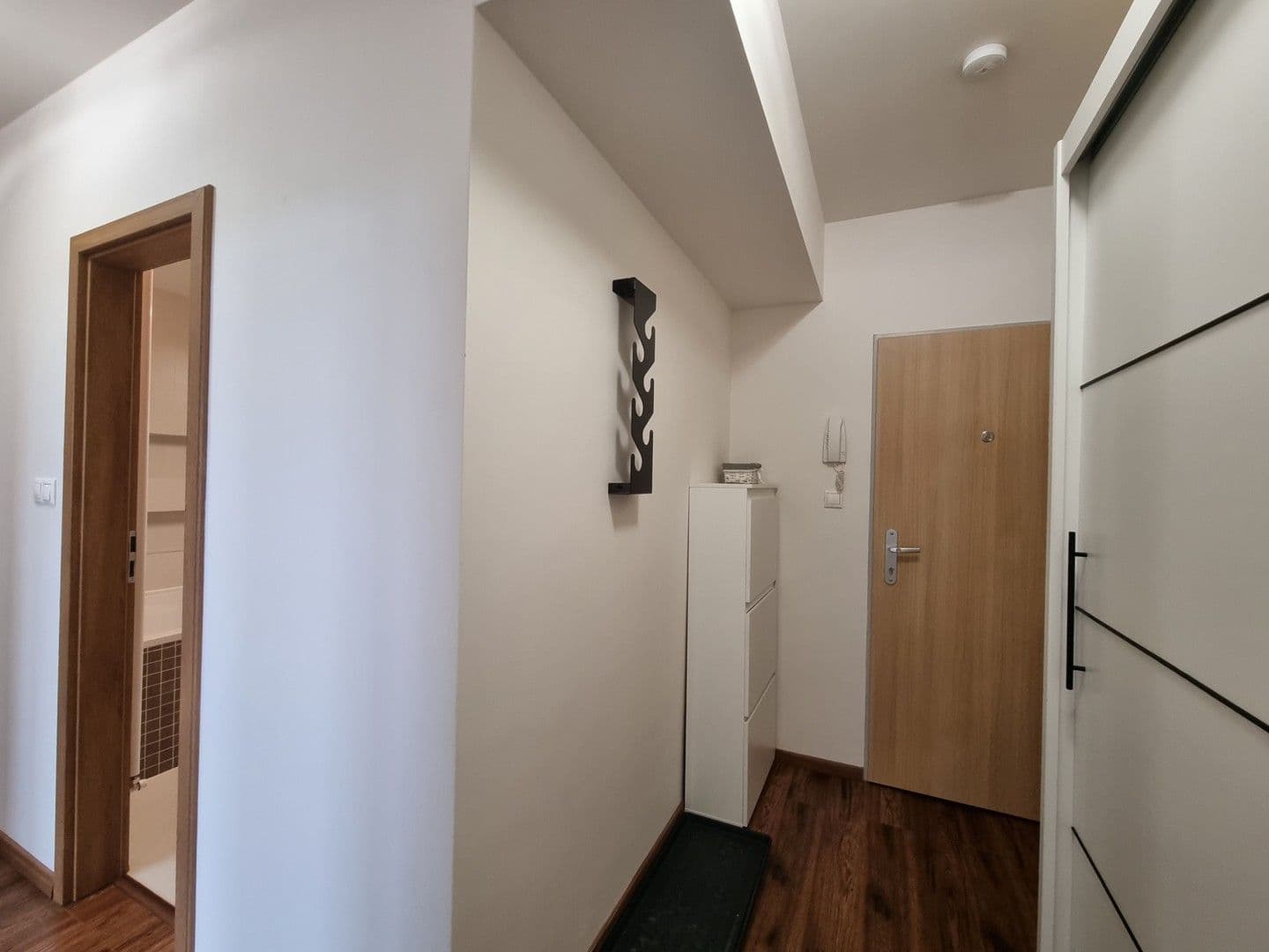 Prenájom bytu 3-izbový 54 m², V Honech, Klecany, Středočeský kraj Prenájom bytu 3-izbový 54 m², V Honech, Klecany, Středočeský kraj