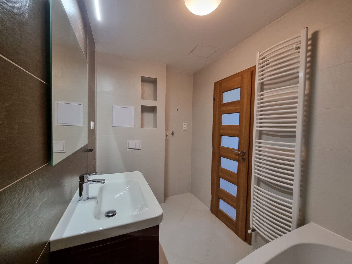 Prenájom bytu 3-izbový 54 m², V Honech, Klecany, Středočeský kraj Prenájom bytu 3-izbový 54 m², V Honech, Klecany, Středočeský kraj