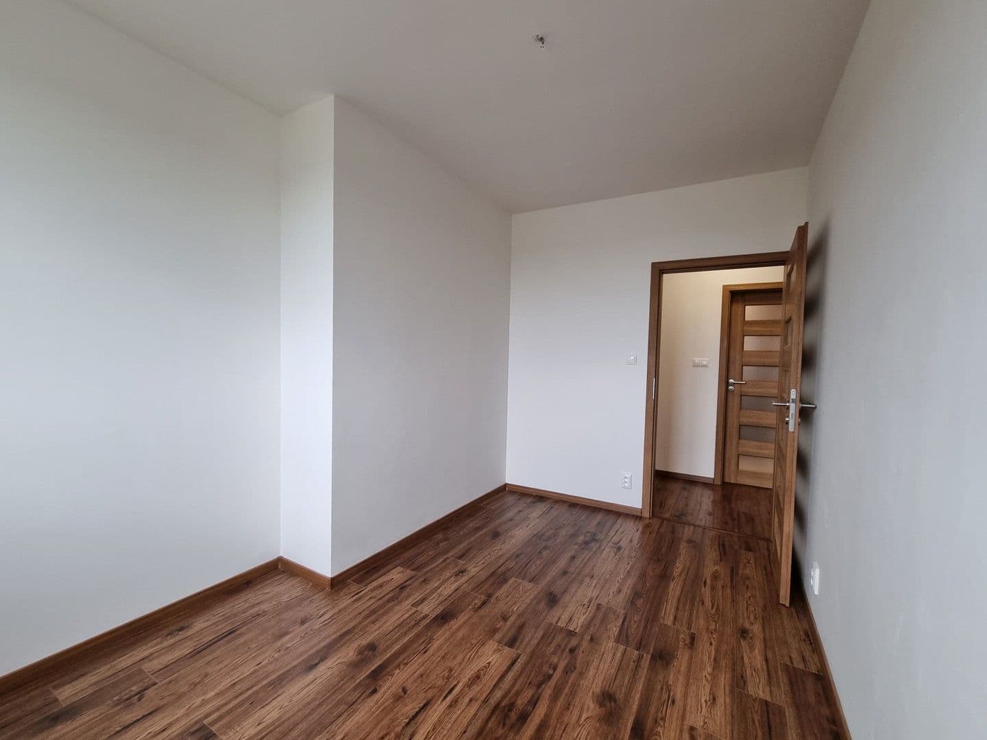 Prenájom bytu 3-izbový 54 m², V Honech, Klecany, Středočeský kraj Prenájom bytu 3-izbový 54 m², V Honech, Klecany, Středočeský kraj