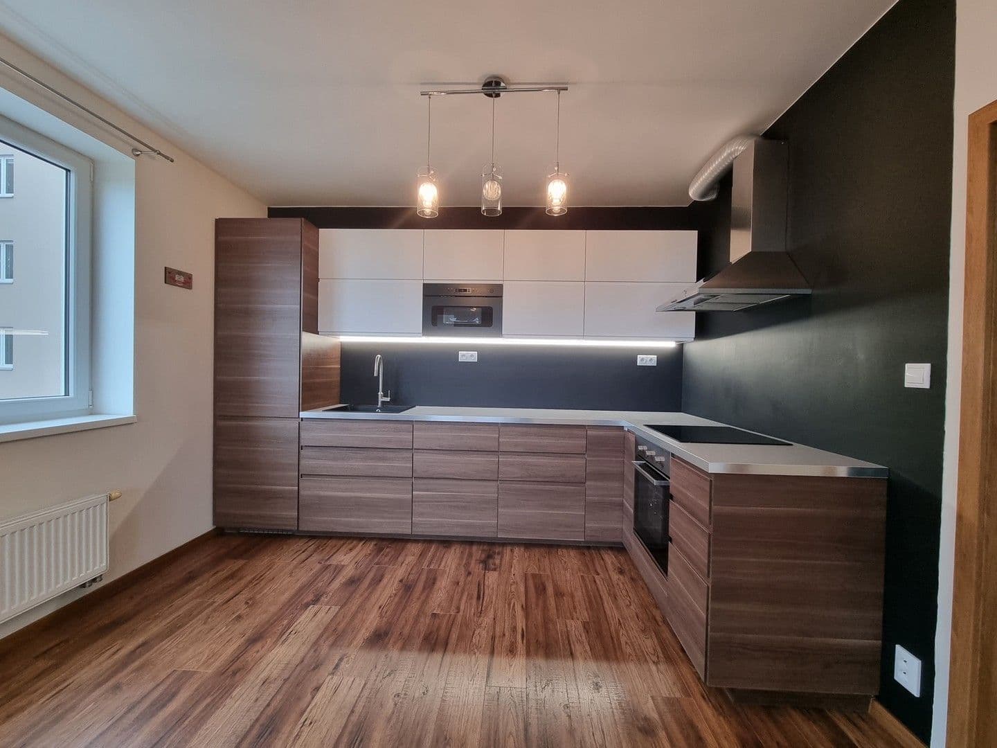 Prenájom bytu 3-izbový 54 m², V Honech, Klecany, Středočeský kraj Prenájom bytu 3-izbový 54 m², V Honech, Klecany, Středočeský kraj