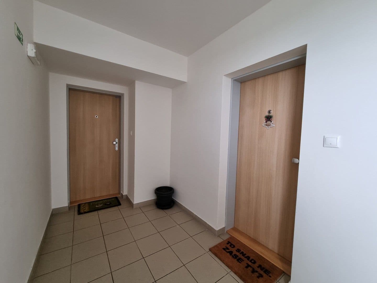 Prenájom bytu 3-izbový 54 m², V Honech, Klecany, Středočeský kraj Prenájom bytu 3-izbový 54 m², V Honech, Klecany, Středočeský kraj