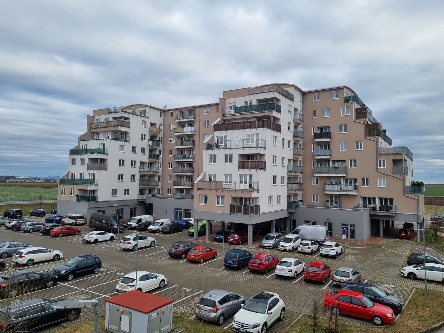 Prenájom bytu 3-izbový 54 m², V Honech, Klecany, Středočeský kraj Prenájom bytu 3-izbový 54 m², V Honech, Klecany, Středočeský kraj